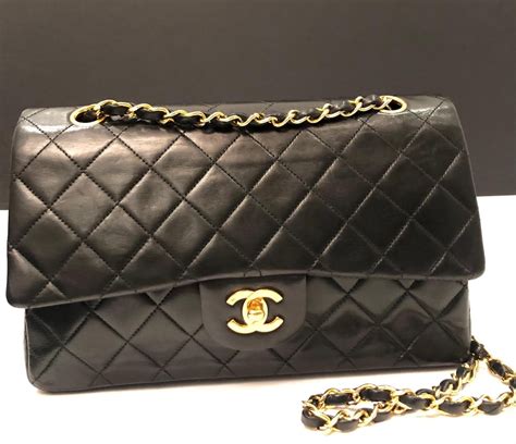 chanel 2.55 grande misure|Chanel 2.55 flap bag.